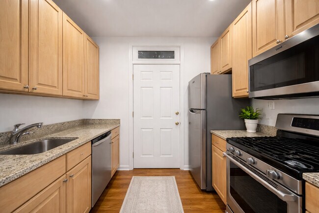 Foto del edificio - 679 W Wrightwood Ave