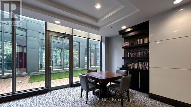 Building Photo - 25 Lower Simcoe St