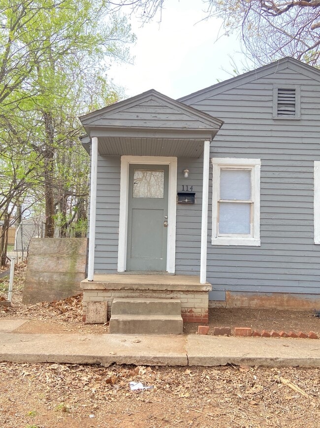 Photo - 114 SE 40th St House