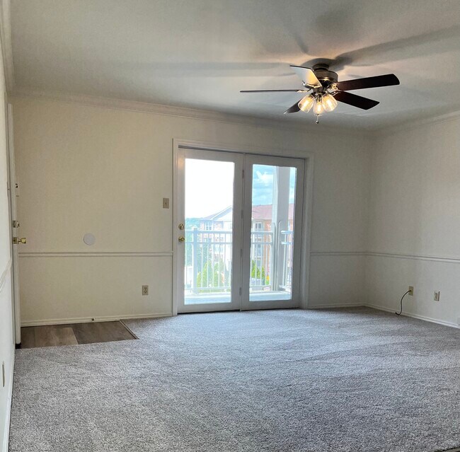 Building Photo - 643 Green Jade Dr