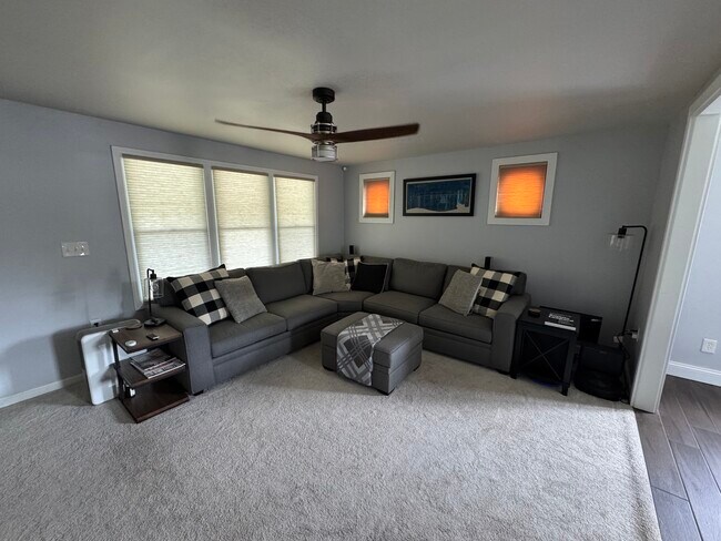 Building Photo - 1303 E Thirteen Mile Rd