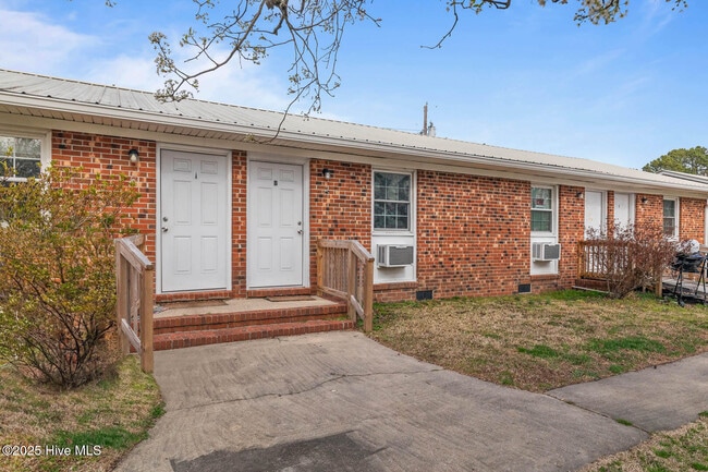 Foto del edificio - 1134 Old Maplehurst Rd
