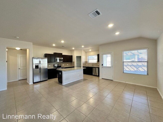 Building Photo - 4 br, 2 bath House - 3807 Endicott Drive