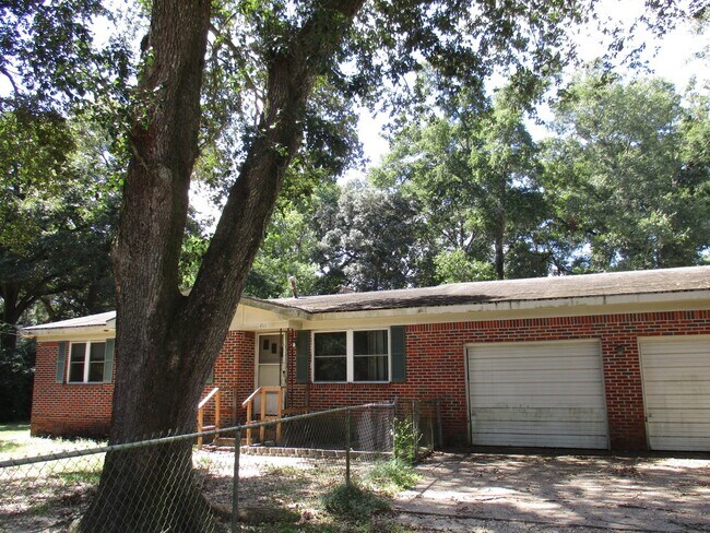Foto del edificio - 411 N 60th Ave Pensacola, Fl. Ask us how y...