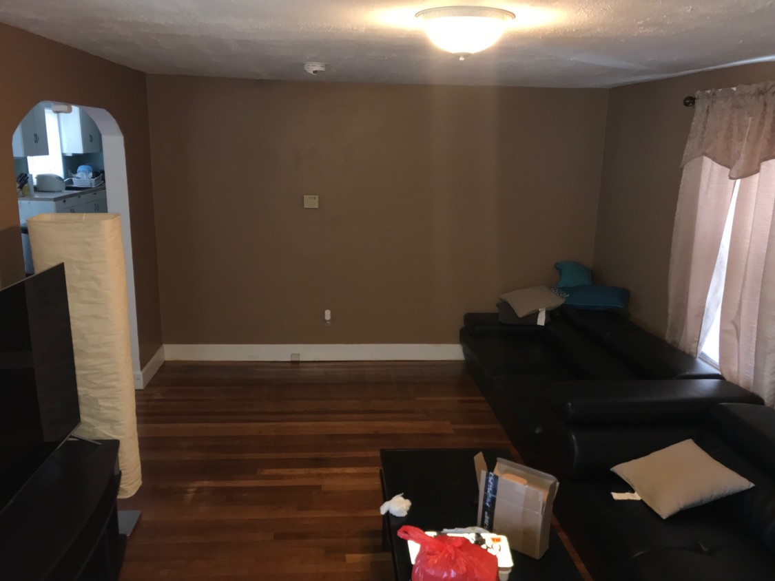 Foto principal - 57 Bickford Ave