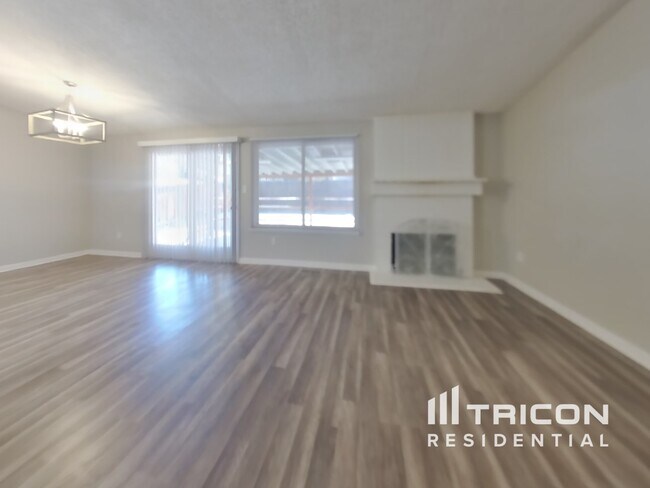 Foto del edificio - 827 Glen Martin Dr