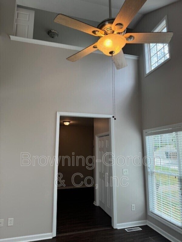 Building Photo - 3402 Love Cir