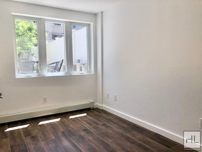Building Photo - Bedford-Stuyvesant / 2-Bed 1-Bath / Private Outdoor Space