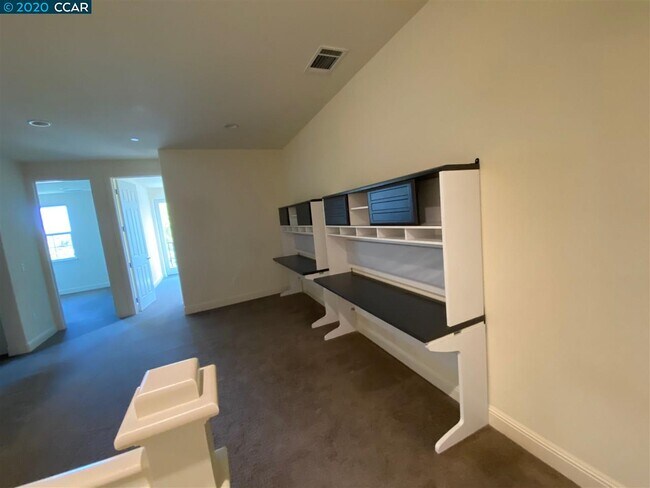Foto del edificio - 1034 S Monarch Rd