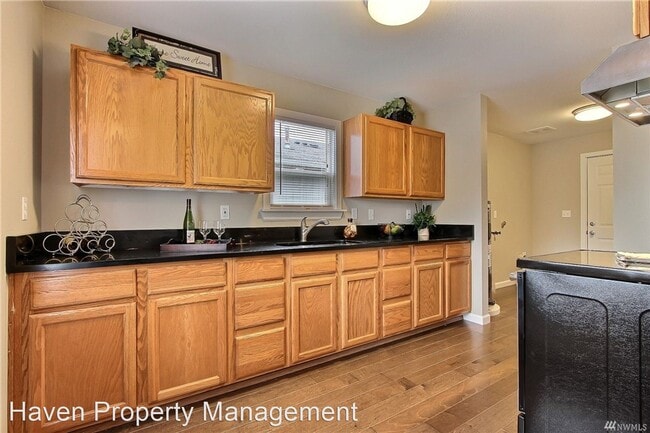 Building Photo - 2 br, 2 bath House - 833 E 51st St
