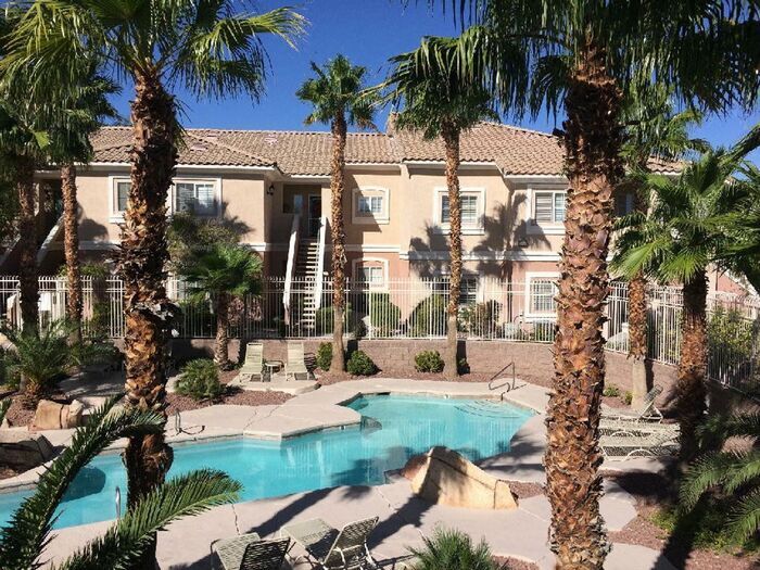 Foto principal - 301 Pine Haven St