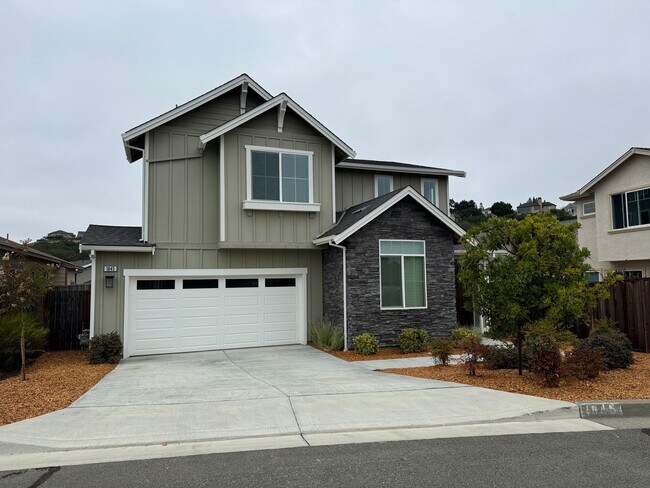 Foto del edificio - Fountaingrove 4 bedroom beauty