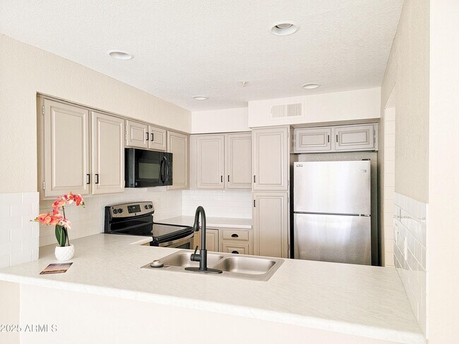 Foto del edificio - 10080 E Mountainview Lake Dr