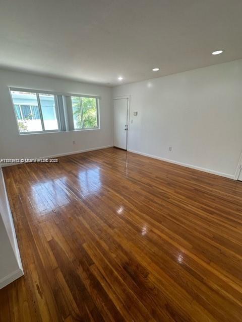 Building Photo - 8226 Crespi Blvd