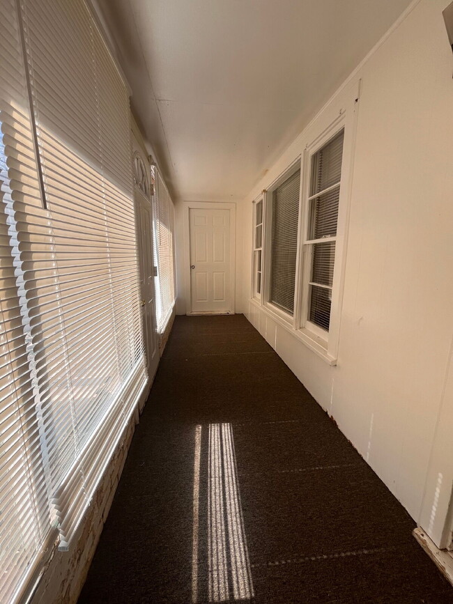 Foto del edificio - Cute 3 bedroom home with large backyard