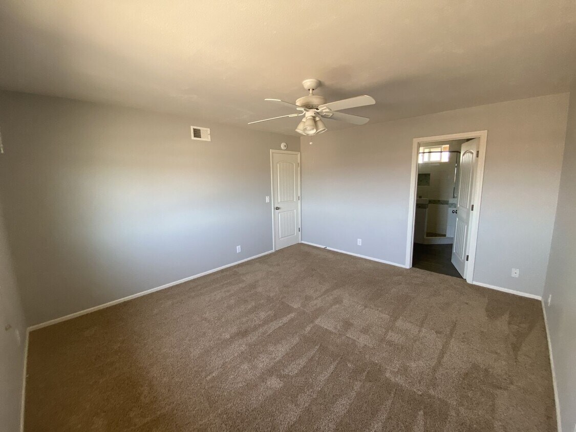 Foto principal - Private Room with Ensuite Bath in Lompoc