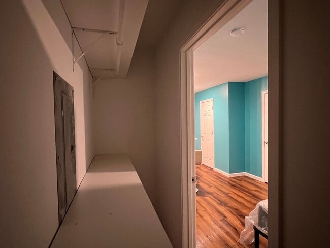 Building Photo - 127 Andoe St