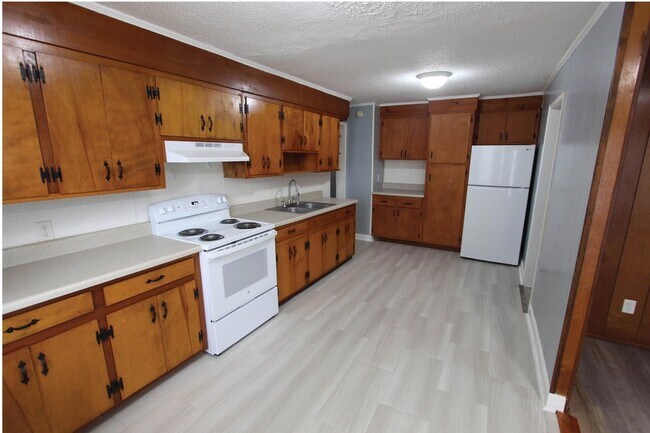 Foto del edificio - 934 Bluebird Rd