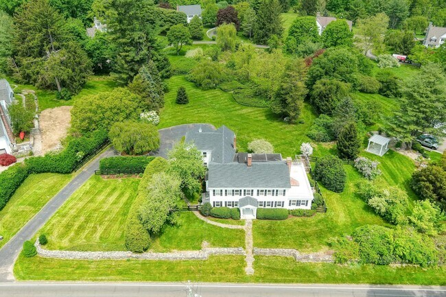 Building Photo - 274 Ridgefield Rd