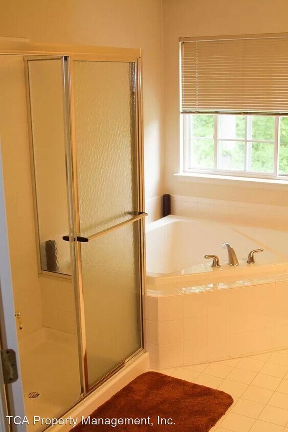 Foto del edificio - 3 br, 3 bath House - 613 Berwick Court