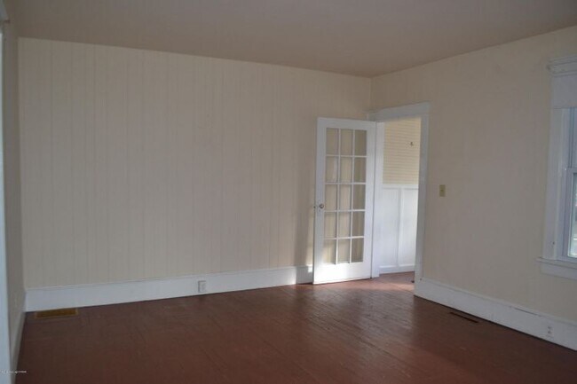 Building Photo - 315 N 5th St