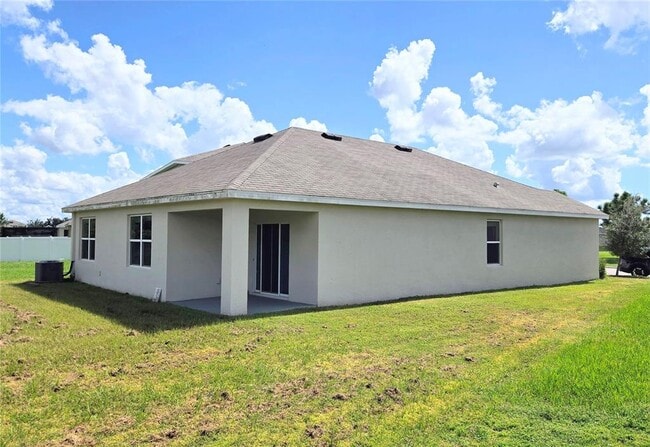 Building Photo - 35525 Stella Vast Dr