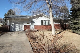 Building Photo - 1215 Lynnwood Dr