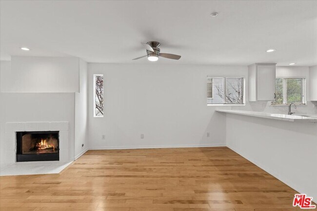 Building Photo - 1212 Ocean Park Blvd