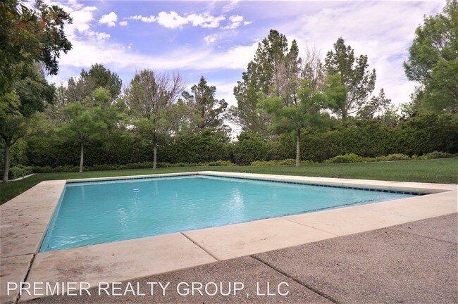 Building Photo - 5 br, 5.5 bath House - 11765 Alness Lane