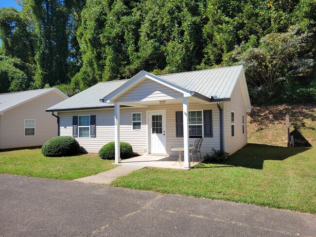 Photo - 458 Austin St House