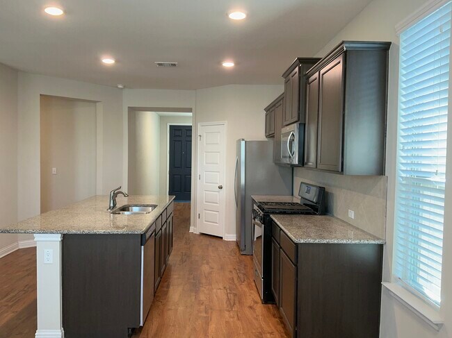 Building Photo - 8106 Cottage Rose Dr