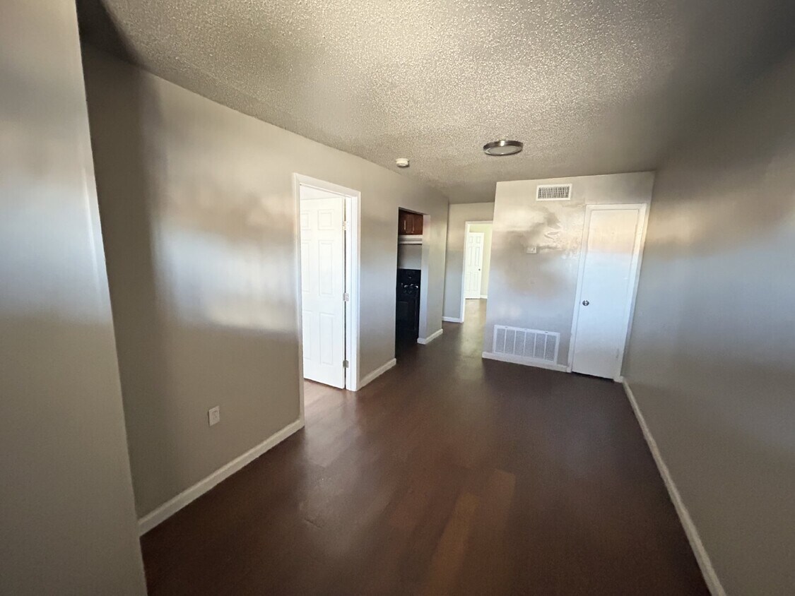 Fourplex two bedroom unit is ready to move in in Castle Hill - Fourplex two bedroom unit is ready to move in in Castle Hill
