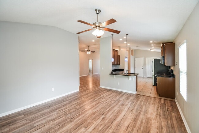 Building Photo - 15847 Rachel Creek Dr