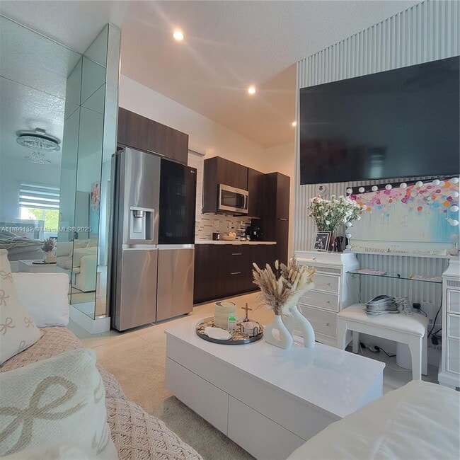 Foto del edificio - 10435 NW 66th St