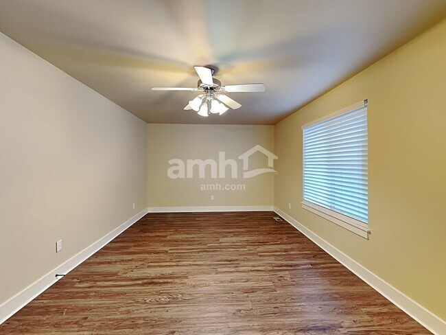 Building Photo - 9667 W Silverspring St