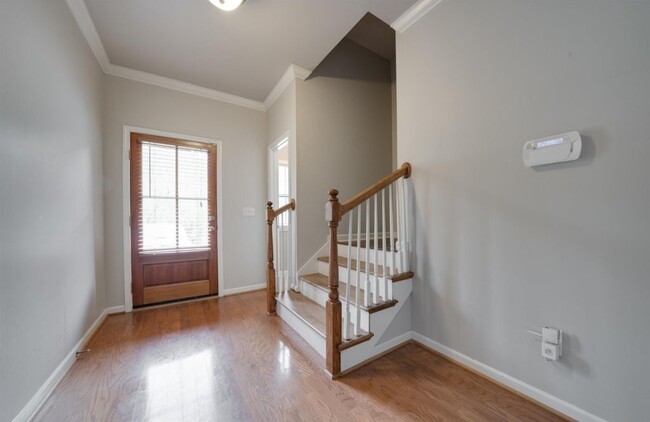 Building Photo - 304 Amber Ln