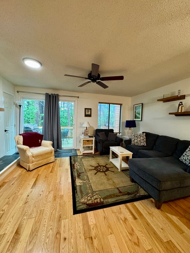 Building Photo - 74 Dunvegan Woods