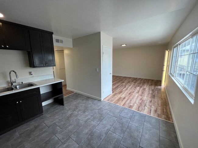 Building Photo - 8517 Cedros Ave