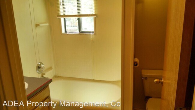 Building Photo - 145 Brooks St