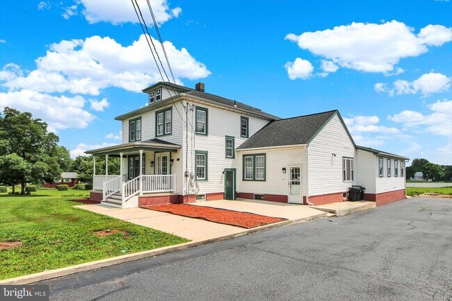Foto del edificio - 4493 York Rd
