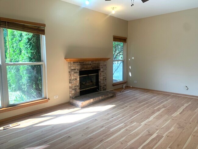 Building Photo - 1416 Clavey Ln
