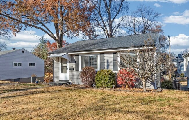 Building Photo - Unique Home in South City Walking Distance...