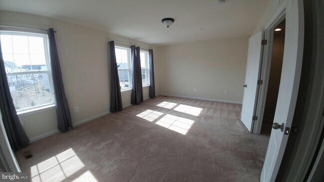 Building Photo - 610 Bracey Dr