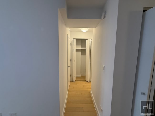 Building Photo - East 39th Street