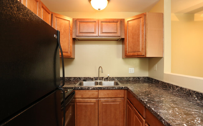 Kitchen - The Cliffs Apartments