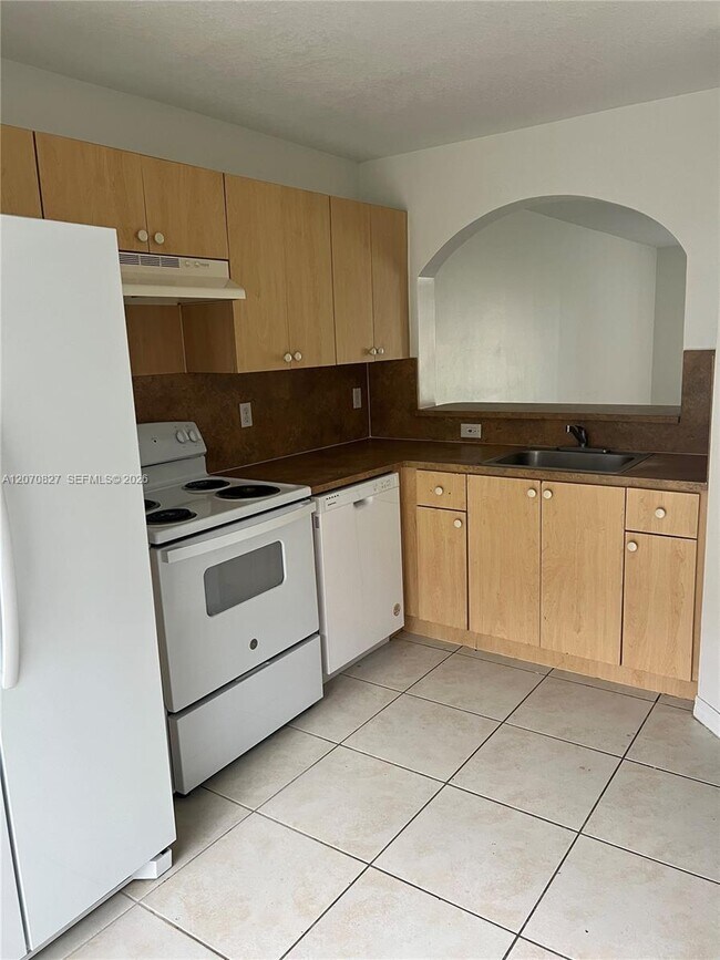 Foto del edificio - 2911 SE 13th Ave