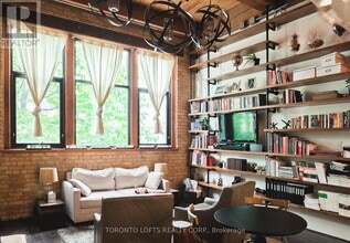 Building Photo - 371 Wallace Ave