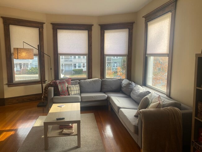 Foto del edificio - 616 Whalley Ave