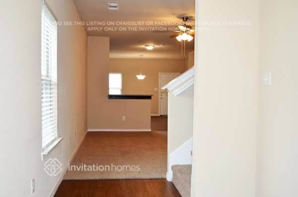 Building Photo - 1801 Vineridge Ln