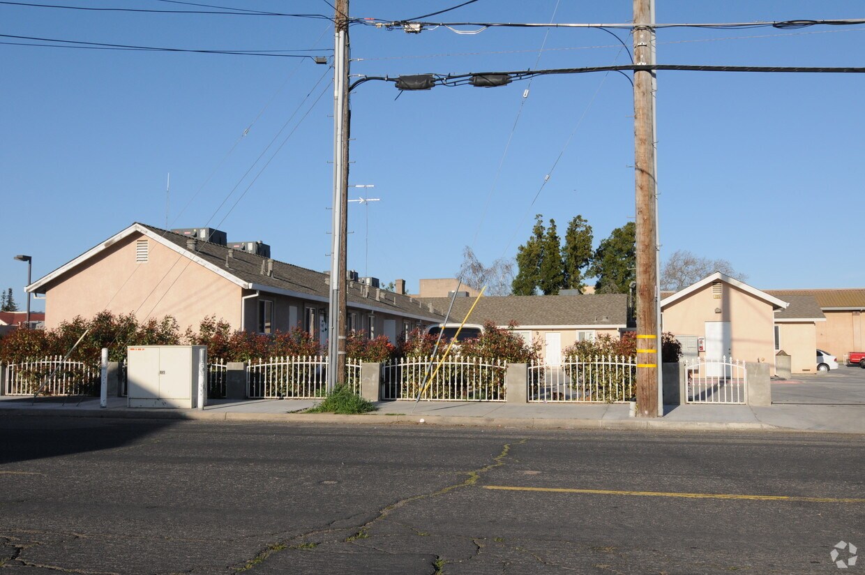 Building Photo - 125 S 6th Ave